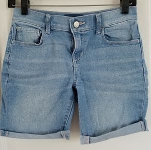 Old Navy Girls light wash jean shorts